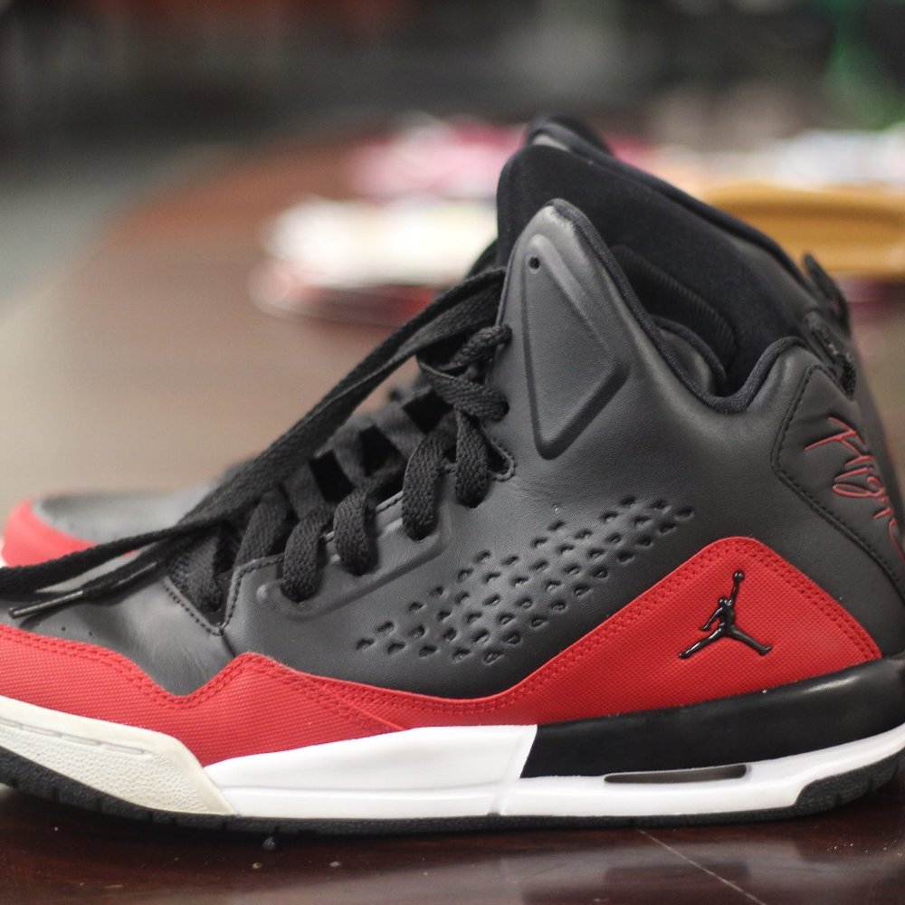 JORDAN Flights, Youth 7, Black and Red - Picture 3 of 7